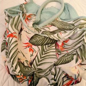 Roller Rabbit Tropical Leaf Tote in Green and Orange